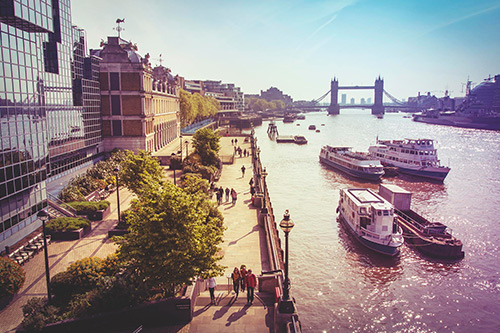 一个人也要坚持走下去的励志说说 一个人坚强的走下去的说说