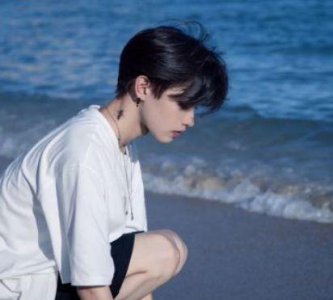 ​天在下雨我在想你 下雨的说说心情短语(精选96句)