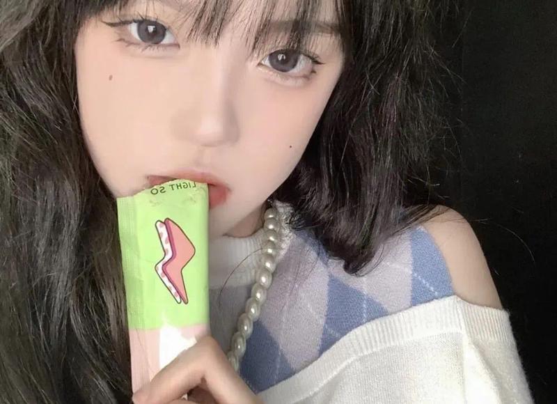 撩妹套路情话大全，50个撩妹金句话题技巧