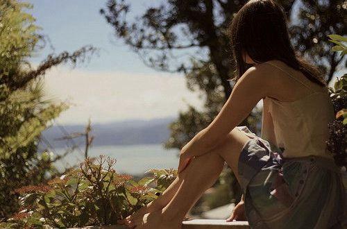 2025年简洁的爱情伤心句子摘录56句