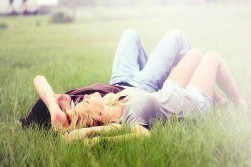 疏远的句子心情说说 形容两个人疏远的句子(47句)