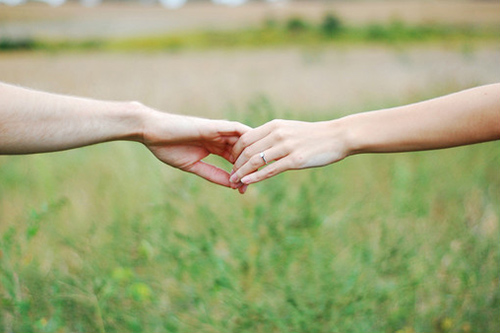 有关珍惜爱情的句子 珍惜爱情的句子经典语录(精选75句)